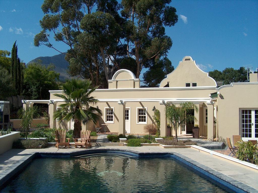 Somerset Villa Guesthouse サマーセット・ウェスト エクステリア 写真