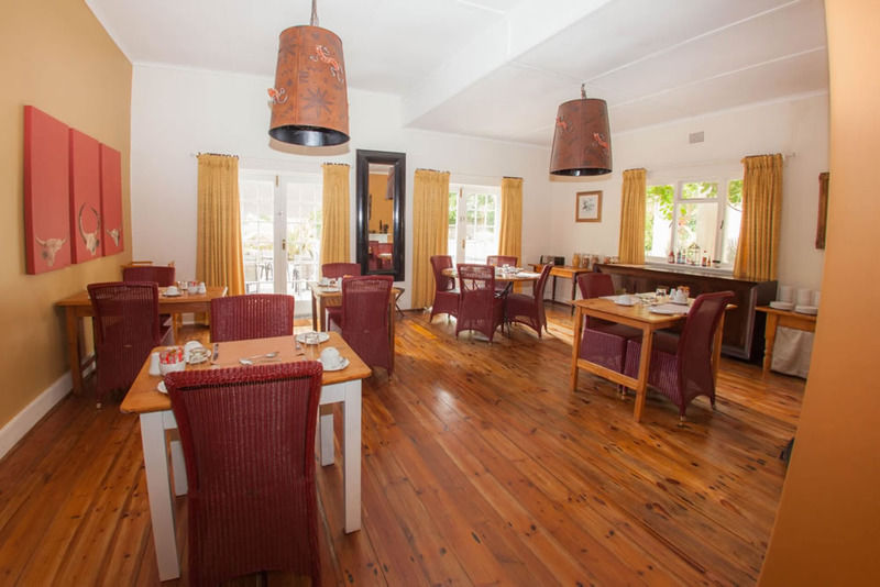 Somerset Villa Guesthouse サマーセット・ウェスト エクステリア 写真