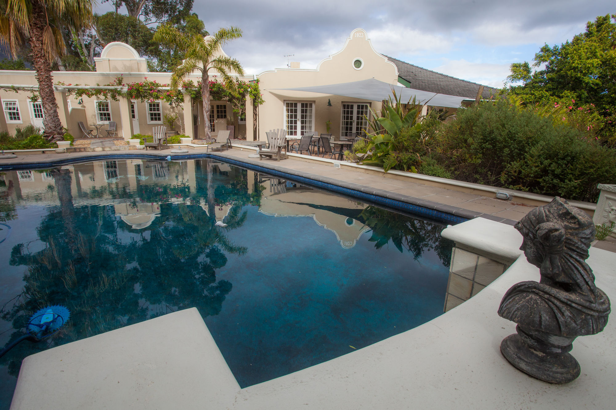 Somerset Villa Guesthouse サマーセット・ウェスト エクステリア 写真