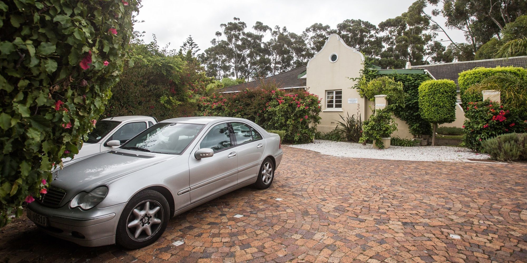 Somerset Villa Guesthouse サマーセット・ウェスト エクステリア 写真